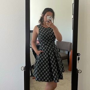 H&M formal pattern dress with pockets! Size 10, midi, fits like a glove.